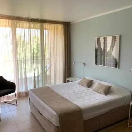 Apartment Ambassador Salgados